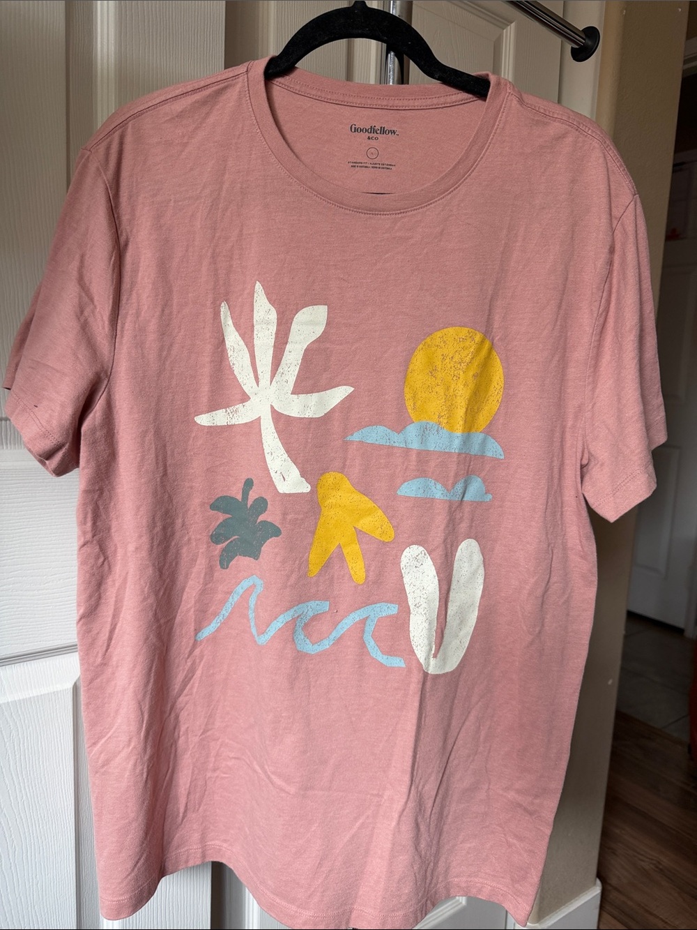 Goodfellow & Co Pink Beach Graphic Short Sleeve Tee